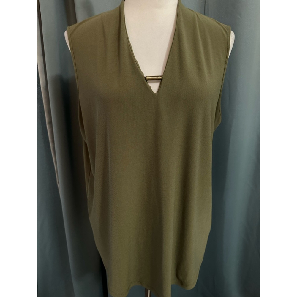 Jones New York Olive Green Sleeveless V-Neck Top with Metal Accent